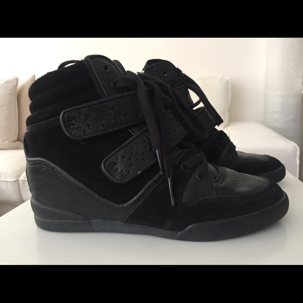 Heeled sneakers